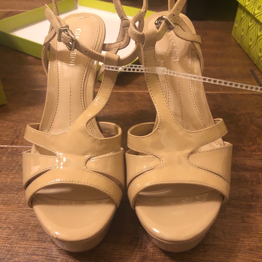 Gianni Bini heels in nude *brand new*